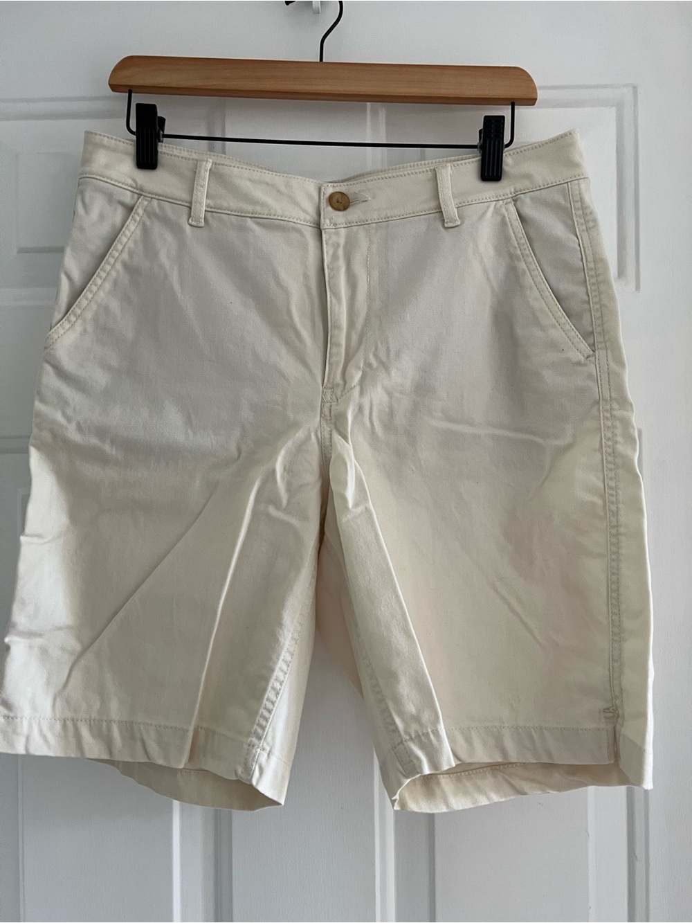 LL Bean Women’s Cream Casual Shorts